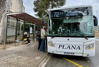 Junts Impulsem reclama busos llançadora per unir tots els municipis del Garraf i Cunit amb els hospitals del CSAPG. ACN